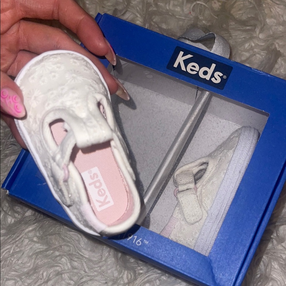 Keds Infant White Shoes - NEW - 1 Month